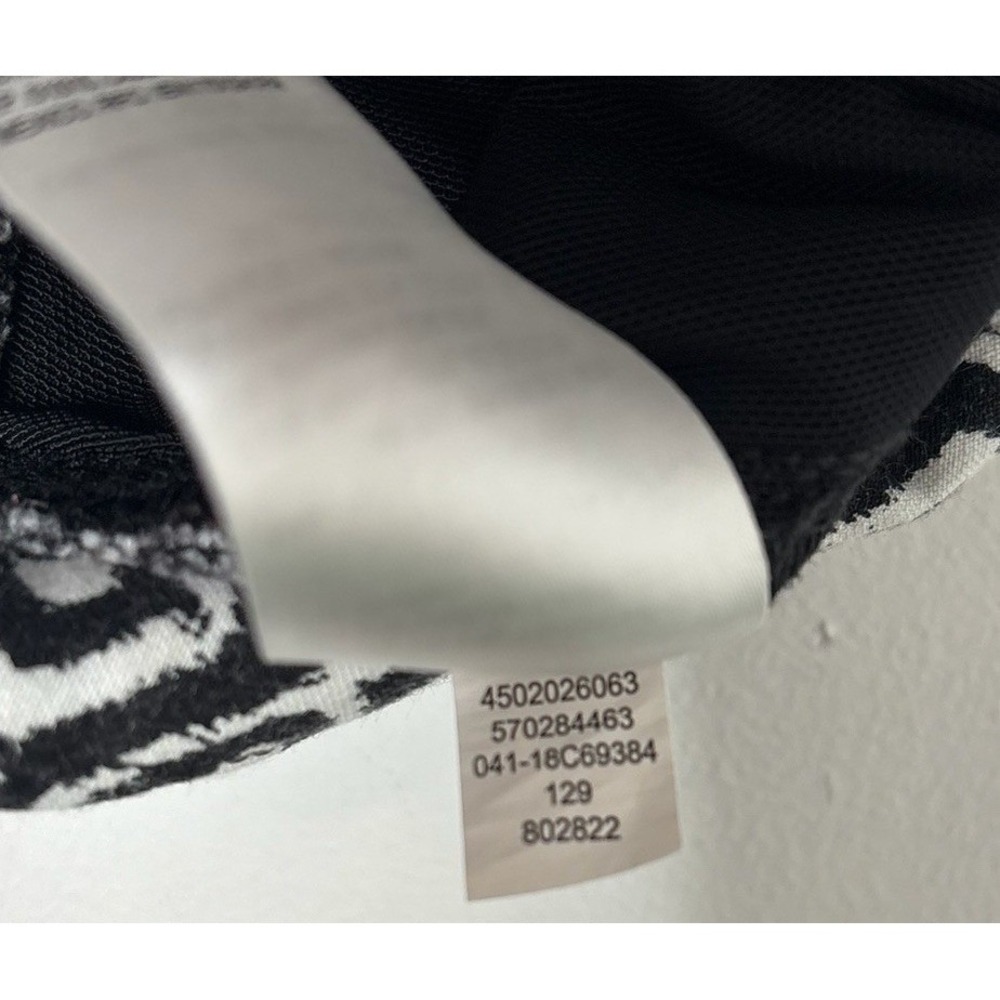 Chicos Black White Geometric Print Pull On Ankle Pants Sz 0R US 4R Rayon Cotton - Picture 3 of 5